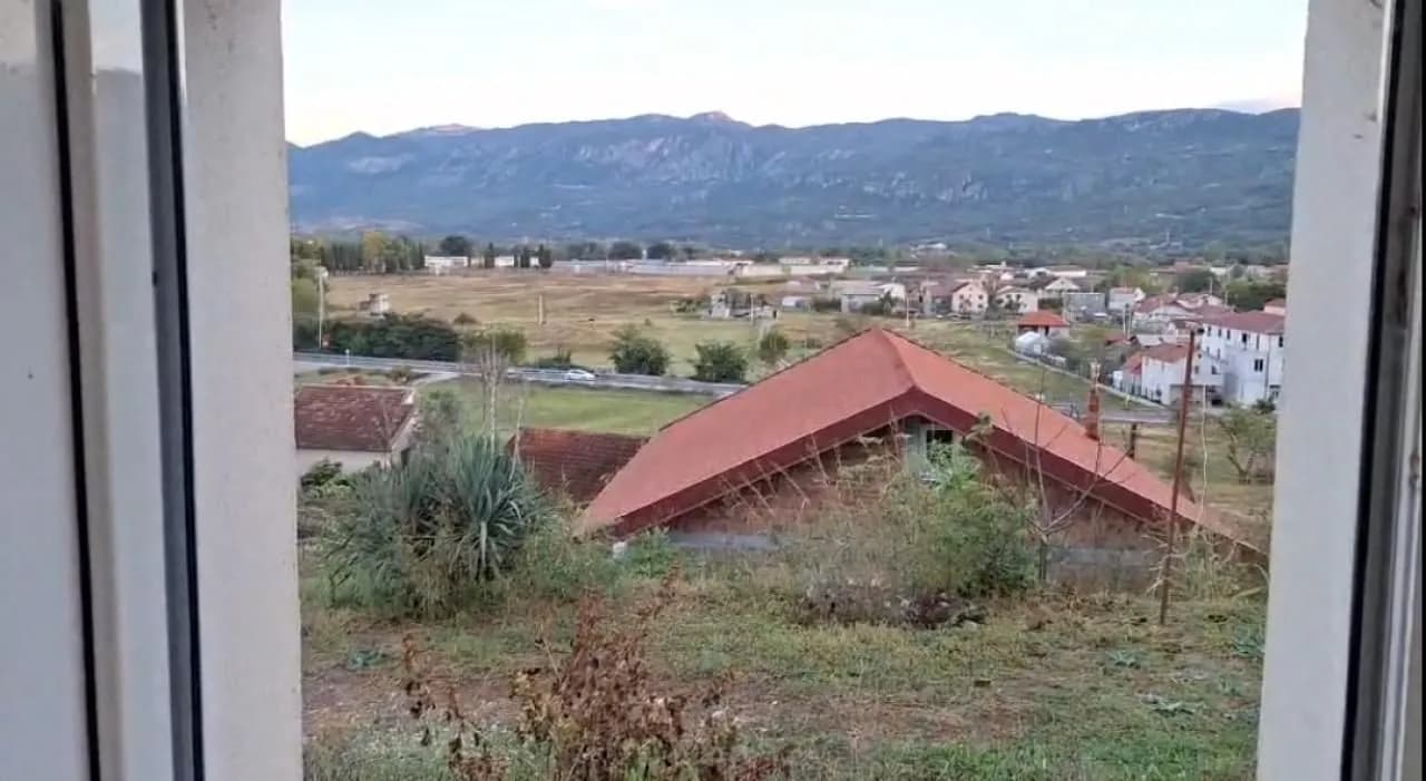 The house is 10 minutes from Podgorica