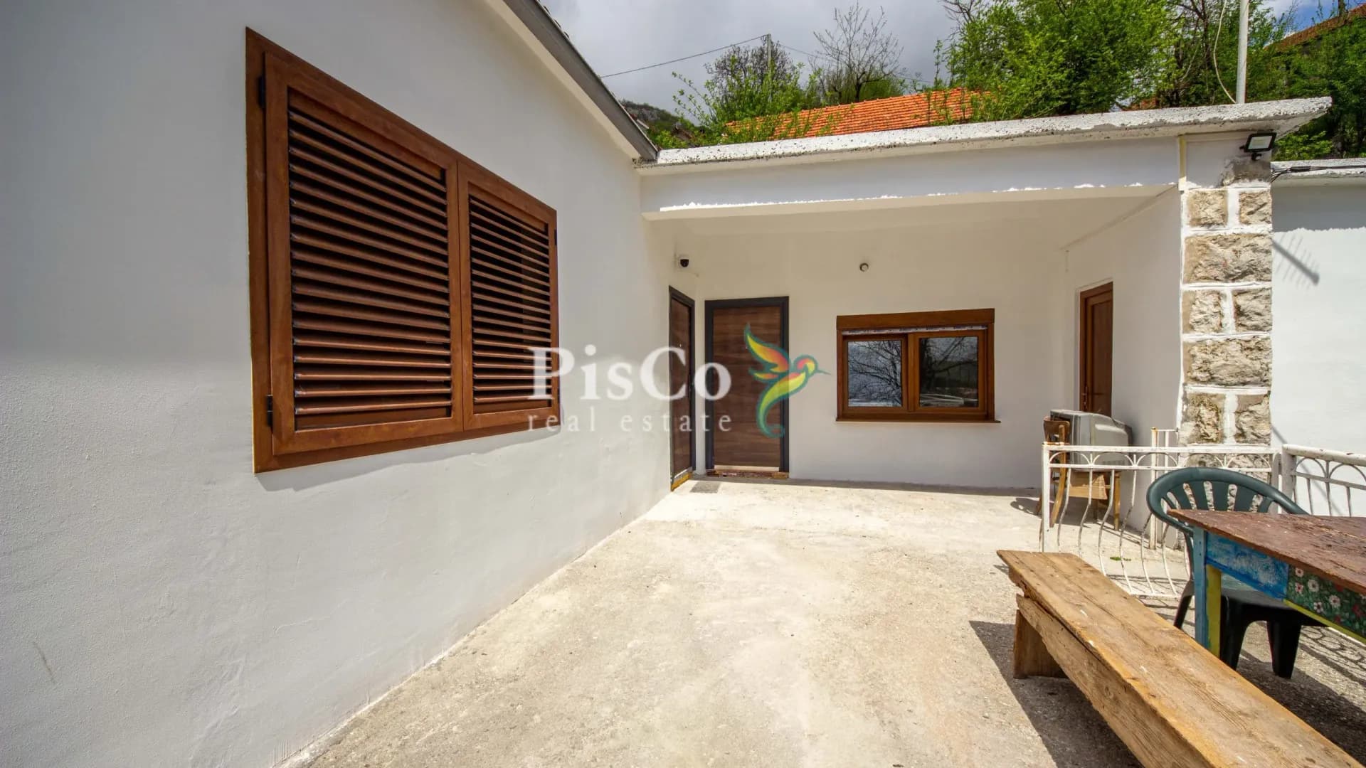 Prodaja renovirana kamena kuća, 109m2, Miločani, Nikšić