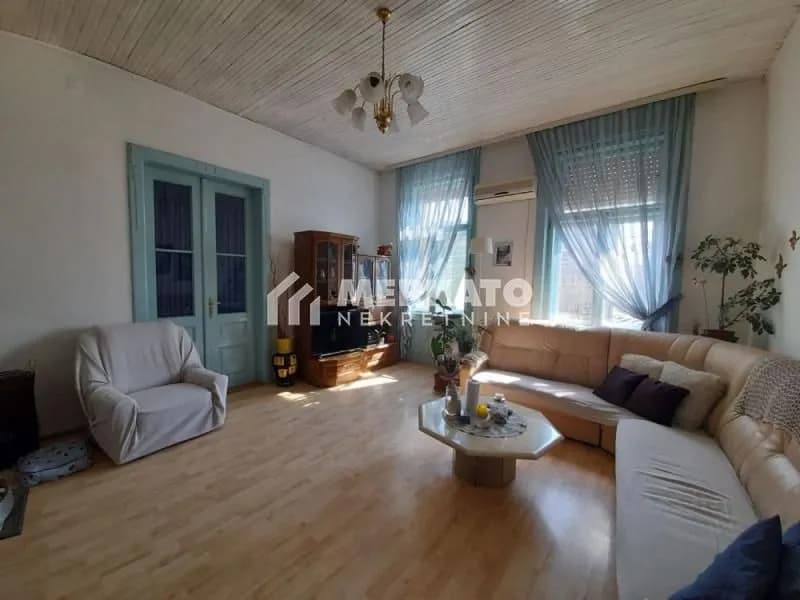 Prodaja, stan 96 m2, Centar, Zrenjanin, Srednje-Banatski Okrug
