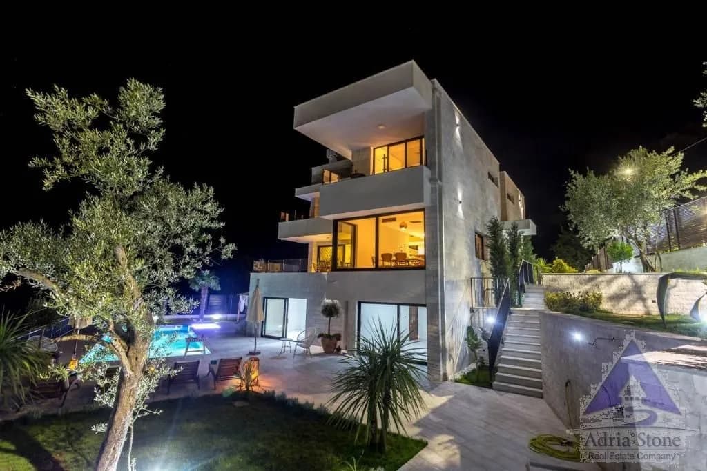 Moderna vila sa bazenom Djenovici, Herceg Novi