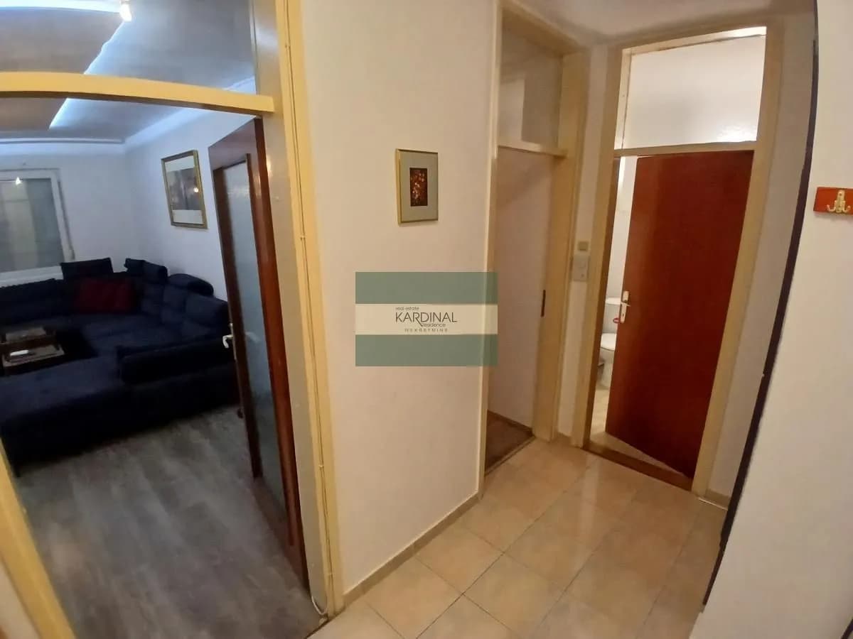 PRODAJE SE DVOSOBAN STAN – SVE ŠTO VAM TREBA NA JEDNOM MESTU!
