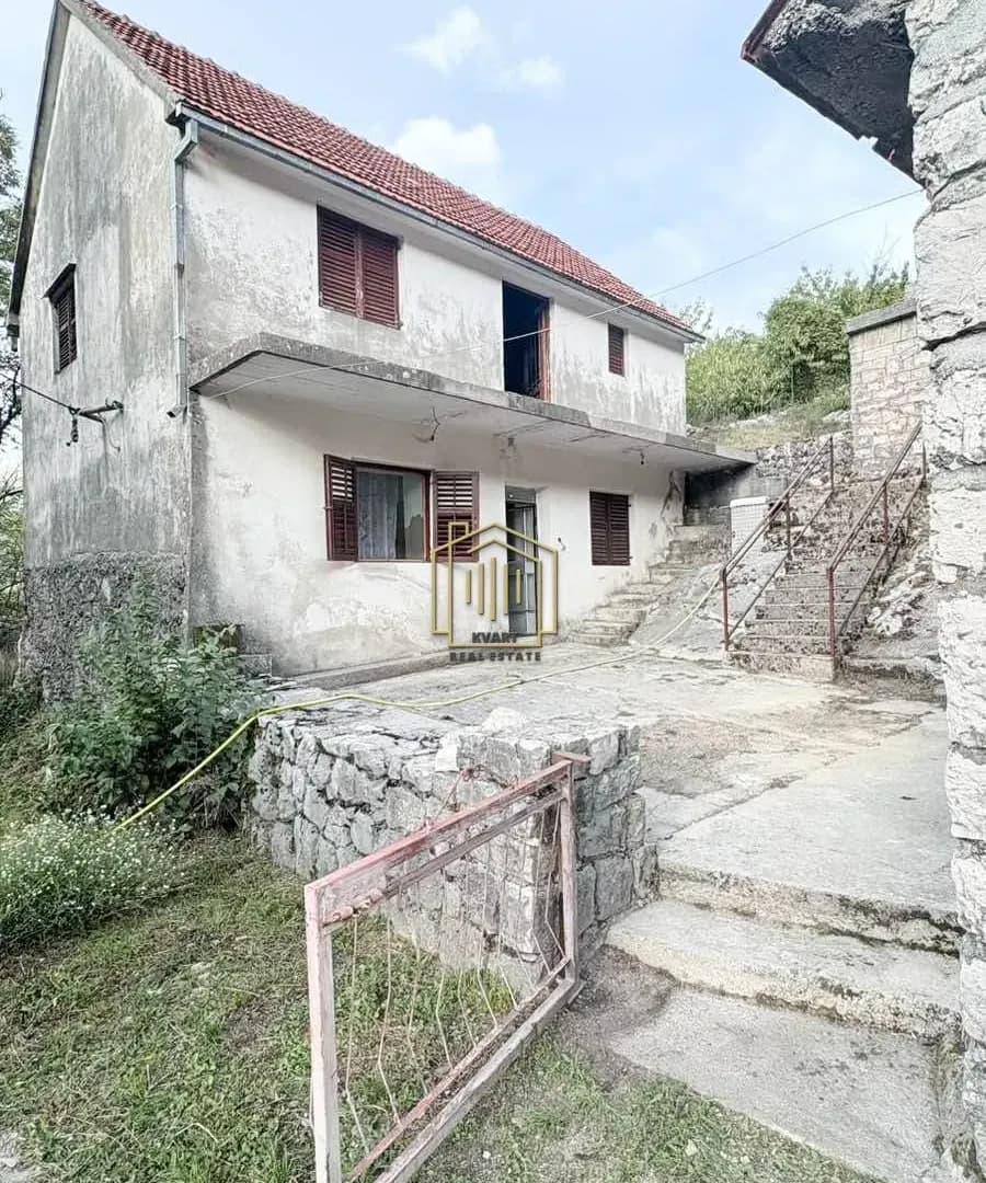 Kuća 84m2, Njeguši