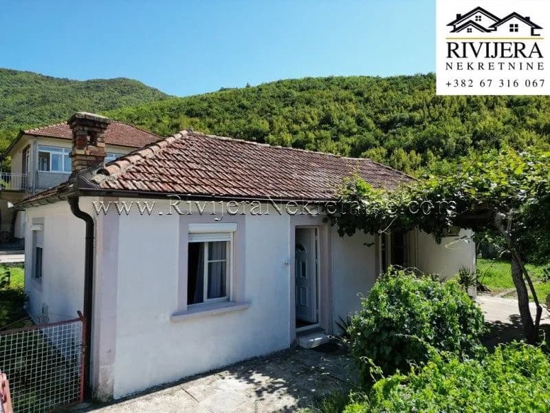 Prizemna kuca sa velikom parcelom Herceg Novi Zelenika