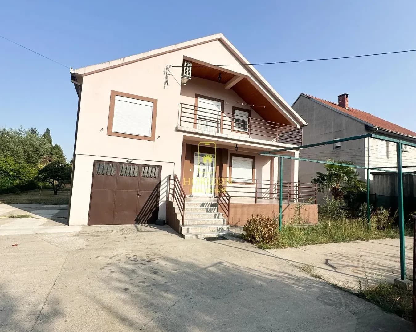 Prodaja, Kuća ili Vila, 191m2, Tološi, Podgorica