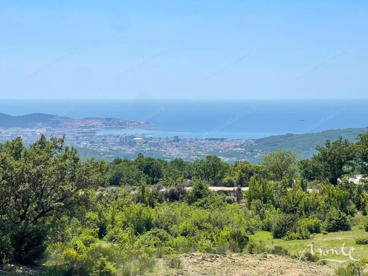 Mala kuća s pogledom na more u Tudžemiliju, Bar