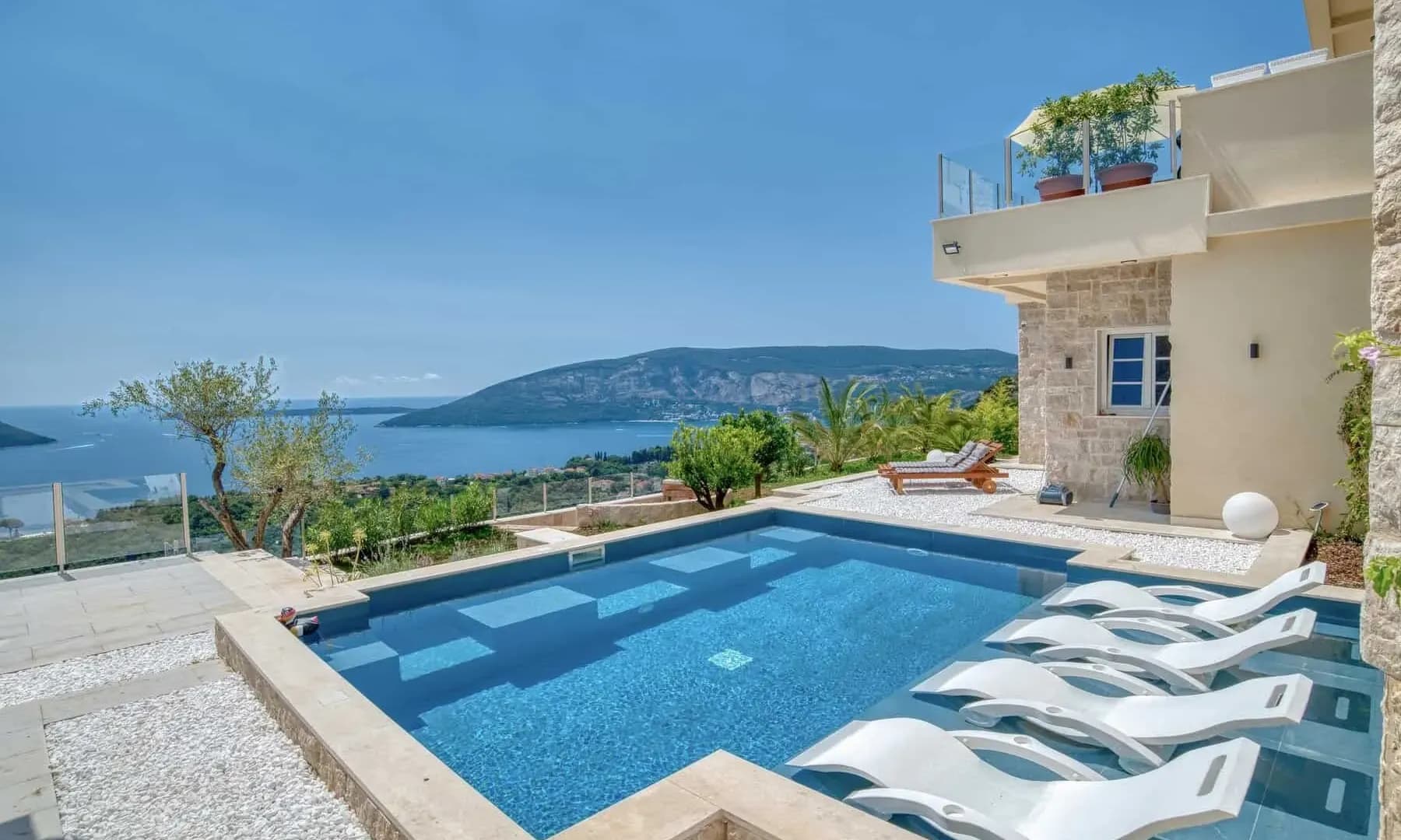 Luxury 3 bedroom Villa Podi