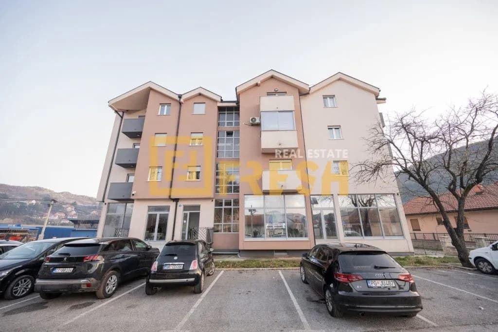 Poslovni prostor, 260m2, Cetinje, Prodaja