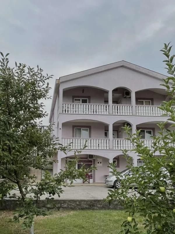 Three-storey house in Podgorica (Gornja Gorica)