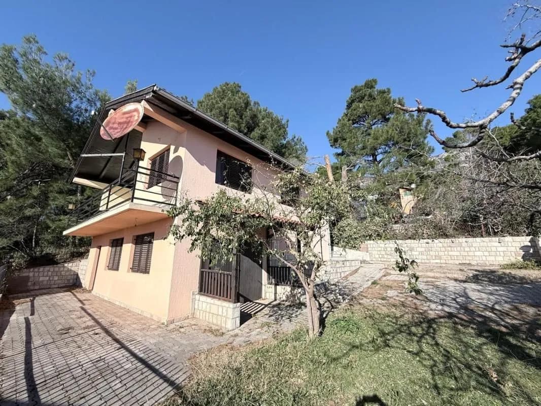 Two-storey house for sale in the town of Bar 130 m2 in the Green Belt