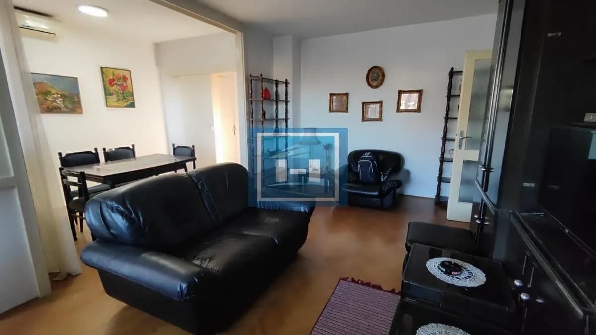 Veći porodični stan koji nudi maksimalni porodični komfor
