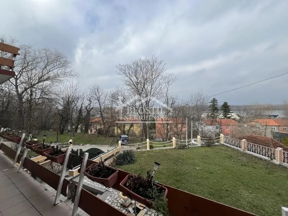 Prodaja, kuća 564 m2, Centar, Smederevo, Podunavski Okrug