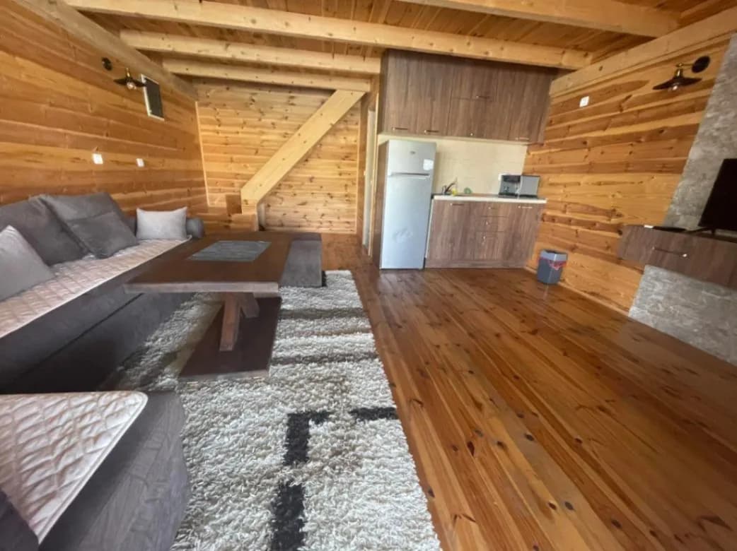 Prodajem kuću na Ada Bojani