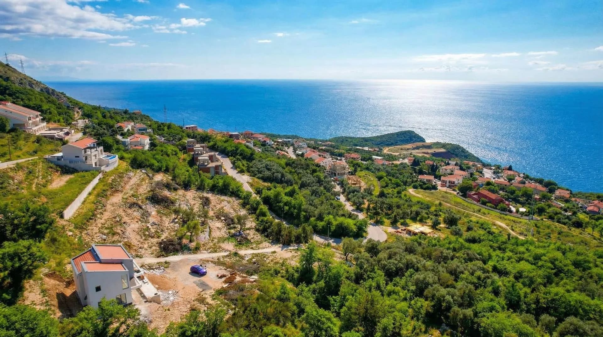 Urbanizovano zemljiste 506 m² sa ucrtanom vilom i panoramskim pogledom na more – Blizikuće, Budva
