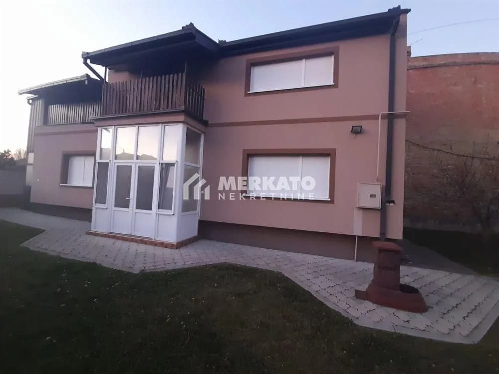 Prodaja, kuća 369 m2, Centar, Zrenjanin, Srednje-Banatski Okrug