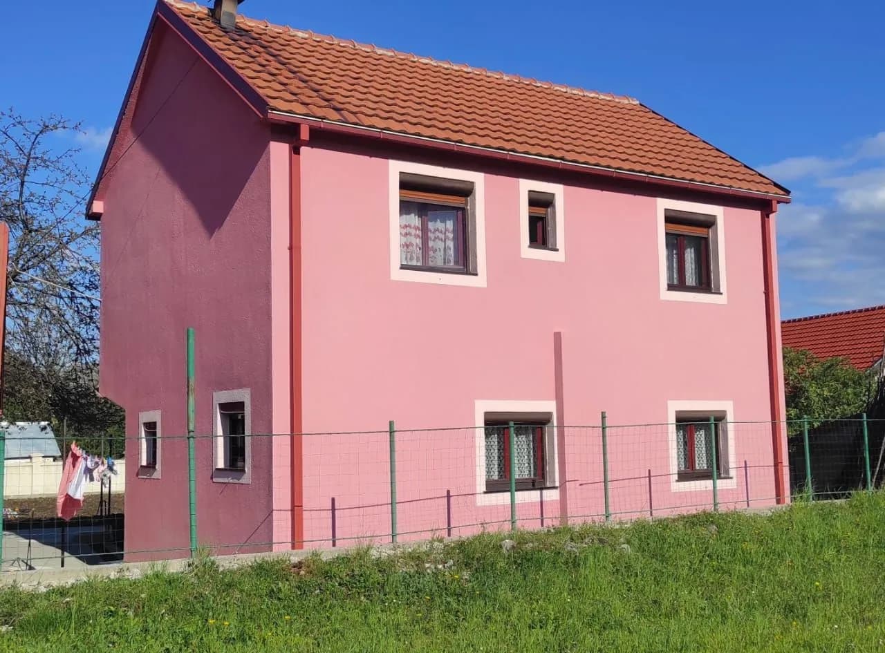 Dvije kuće Cetinje 123 m2