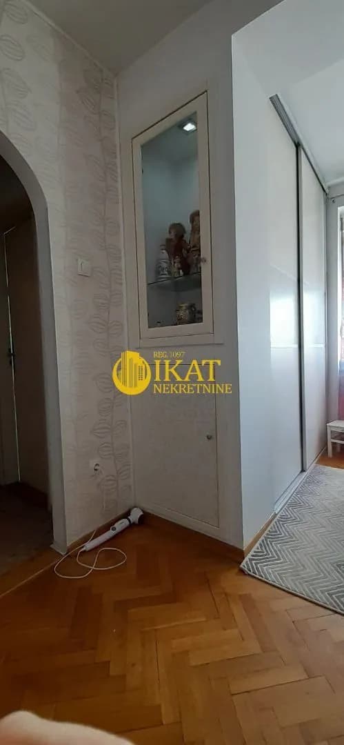 Prodaja, stan 60 m2, Centar, Sremska Mitrovica, Sremski Okrug