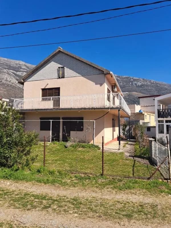 House for sale on the plain in Sutomore, Bar.