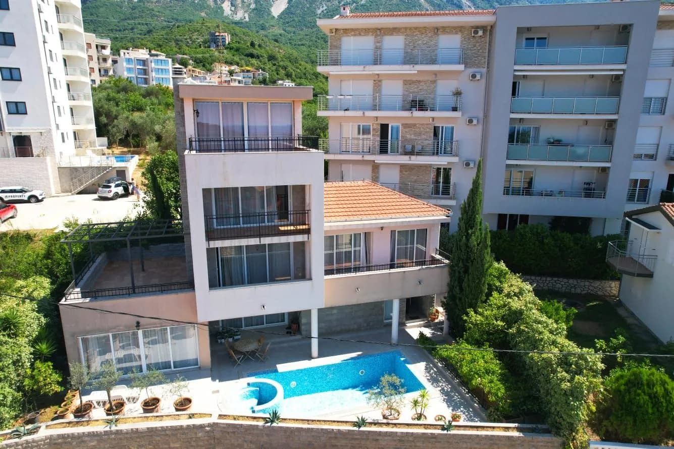 Prodaja, Kuća ili Vila, 495m2, Bečići, Budva