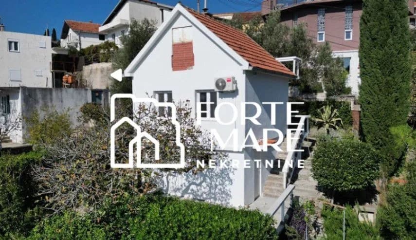 Kuća u Herceg Novom, naselje Sušćepan