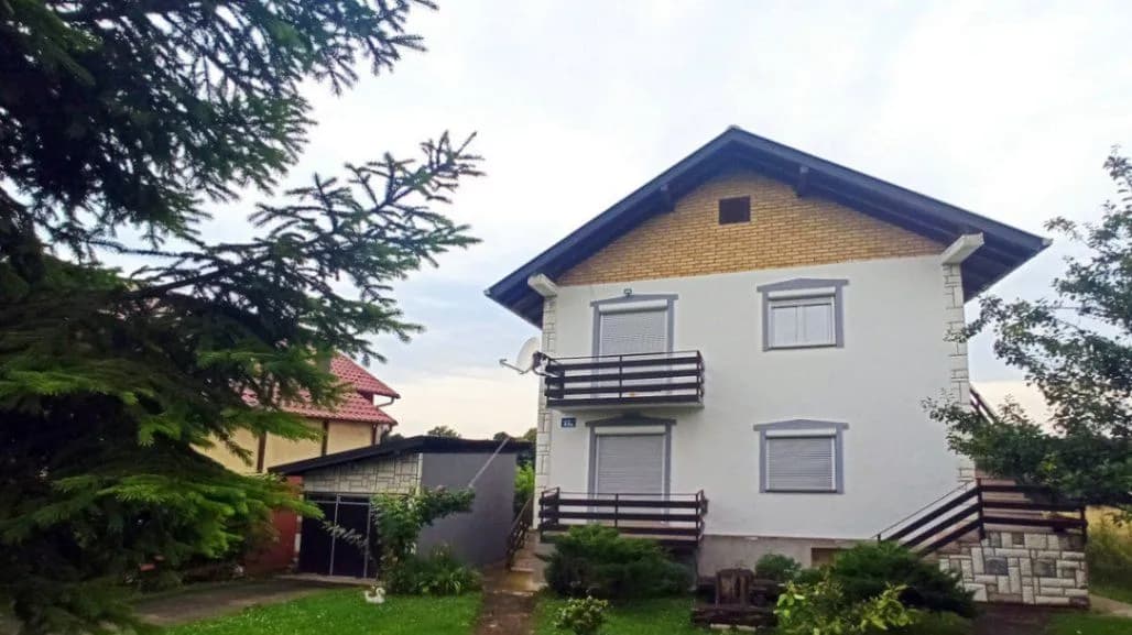 00753 Kuća za veliku porodicu u Loznici