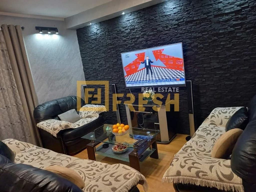 Kuća, 420m2 na placu 1200m2, Nikšić, Prodaja