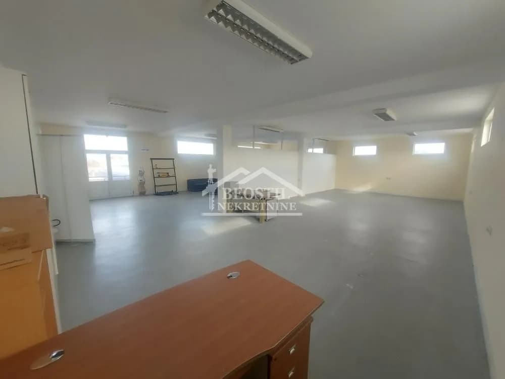 Izdavanje, hala 650 m2, Centar, Smederevo, Podunavski Okrug