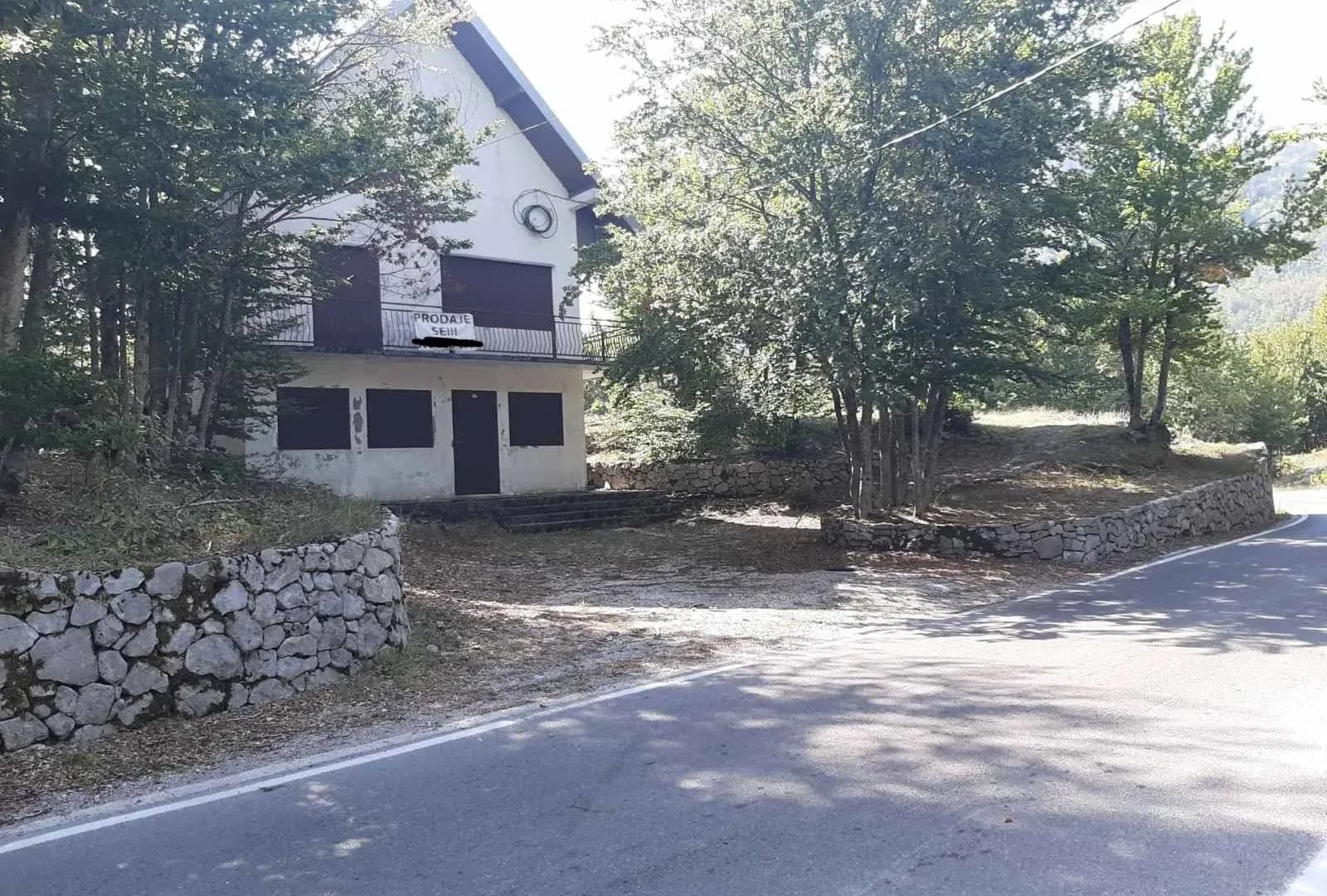 Kuca Cetinje 200m2