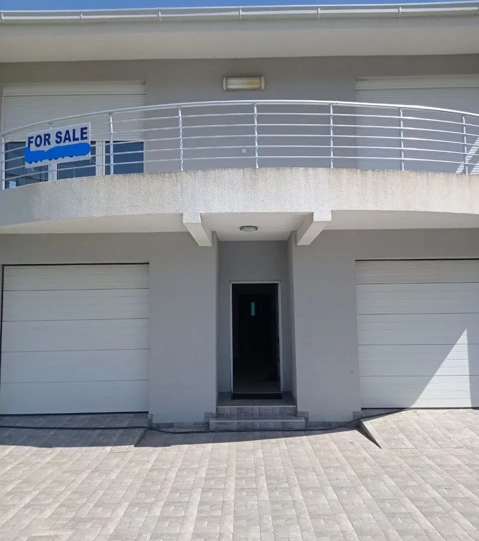 House 300 m2, 2 floors. In the town of Bar in the Polie area.