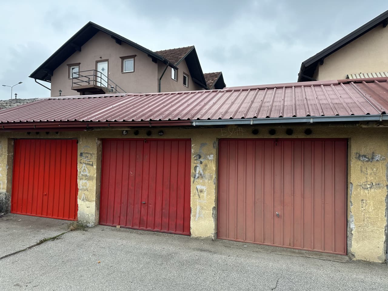 Garaža na prodaju u Novoj Varoši - 15 m2