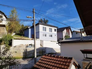 Kuća Sarajevo - Centar Pionirska  dolina sa bastom 375m i 3 parki