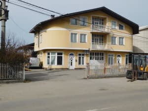 Stambeno-poslovni objekat cca 1100m2, plac 1545m2 - TRN, Laktaši