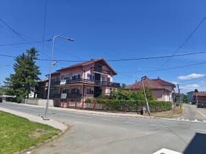 Kuća u strogom centru Kozarske Dubice - zvati na +385919352280