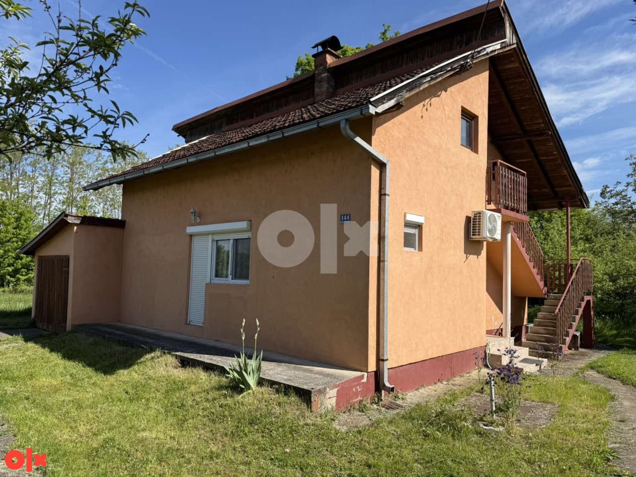 Kuća sa okućnicom 2000m2 - Jablan Trn