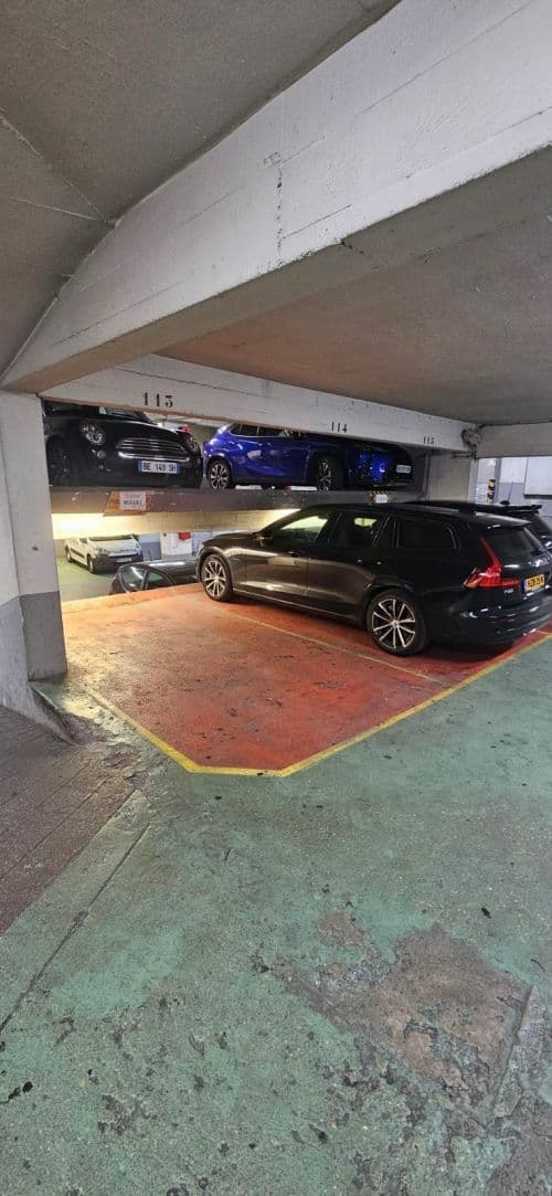 Parking intérieur 75010