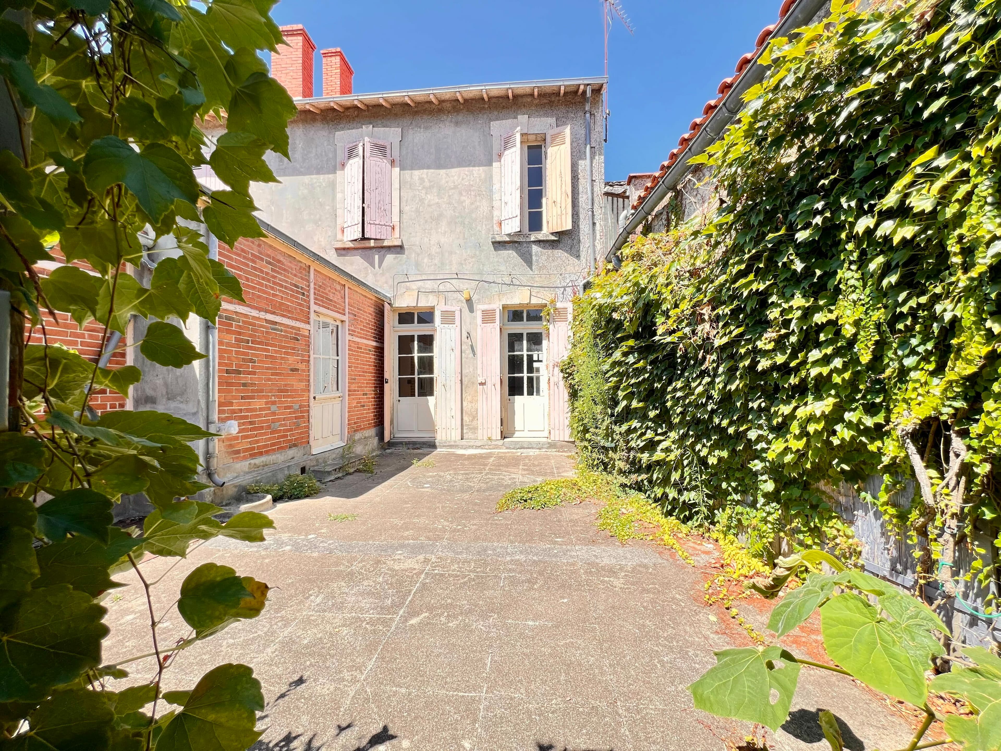 Maison de village à rénover - avec jardin