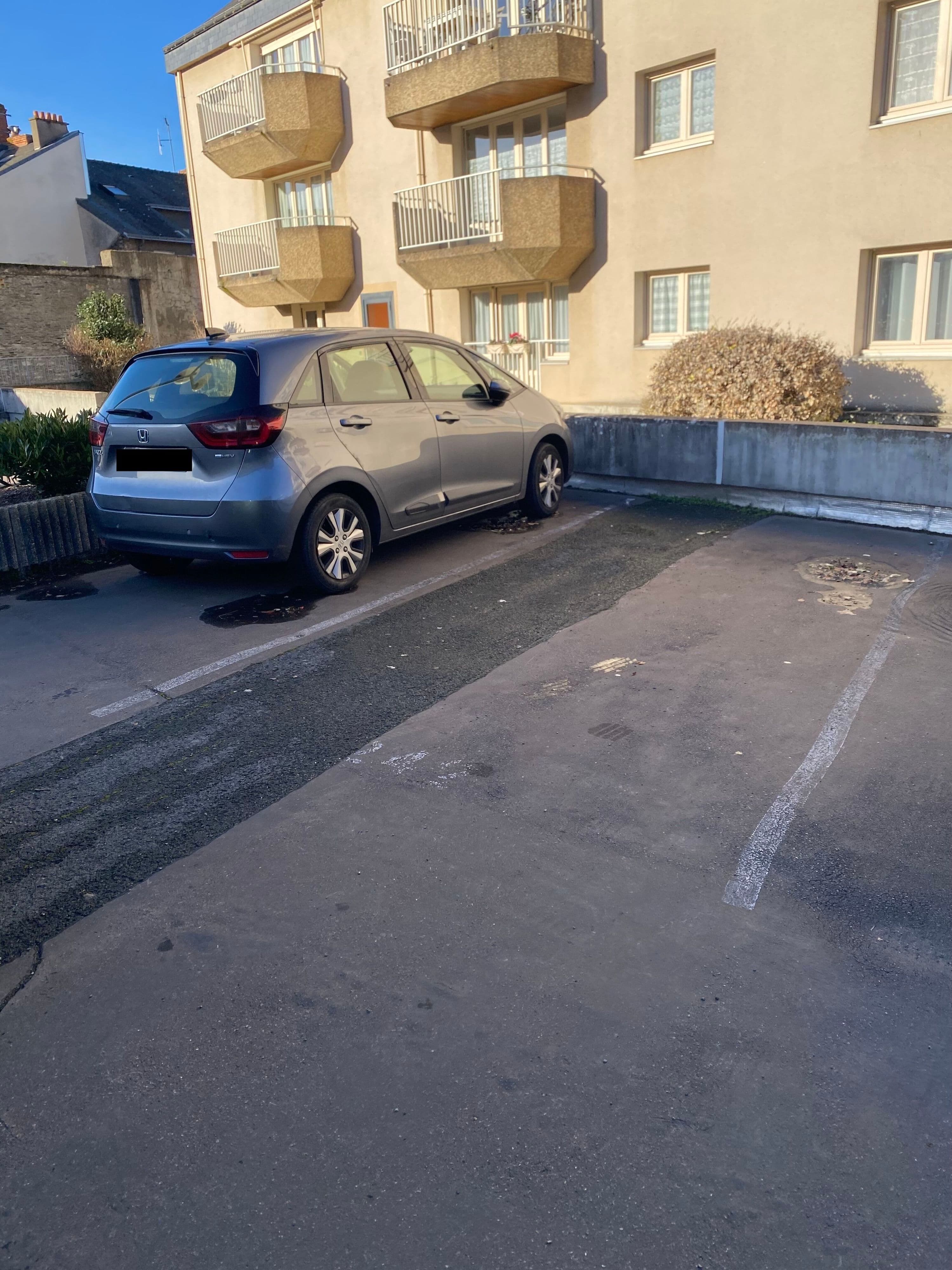 À vendre parking extérieur proche gare