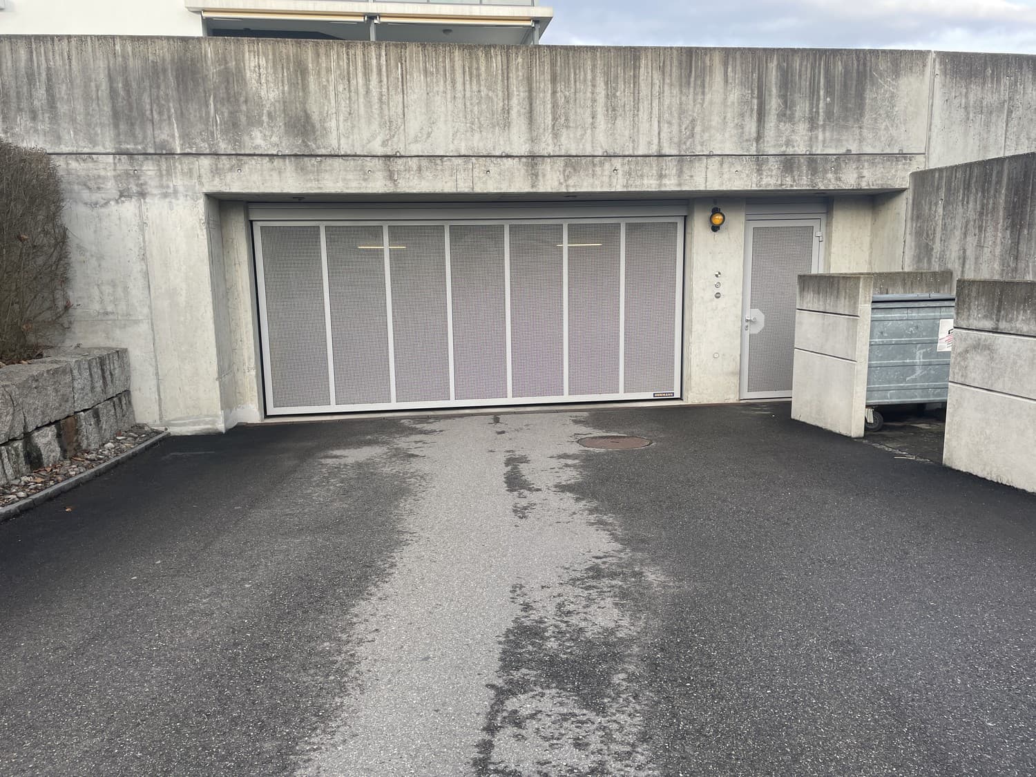 Seltene Gelegenheit: Tiefgaragenparkplatz im „Burgerpark“, Unterentfelden (mit e-Mobility-Anschluss)