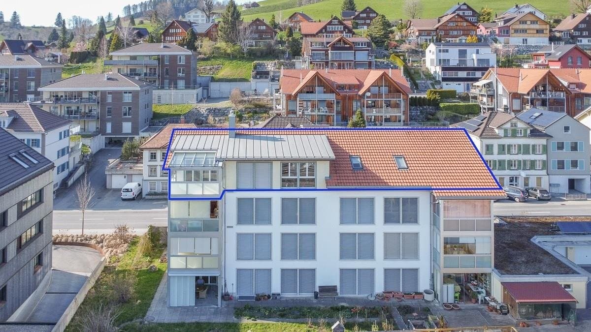 Exklusive 3.5-Zimmer-Dachwohnung mit direktem Liftzugang
