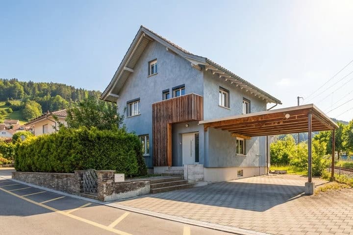 CHARME AUS ZWEI EPOCHEN - SANIERTES EINFAMILIENHAUS