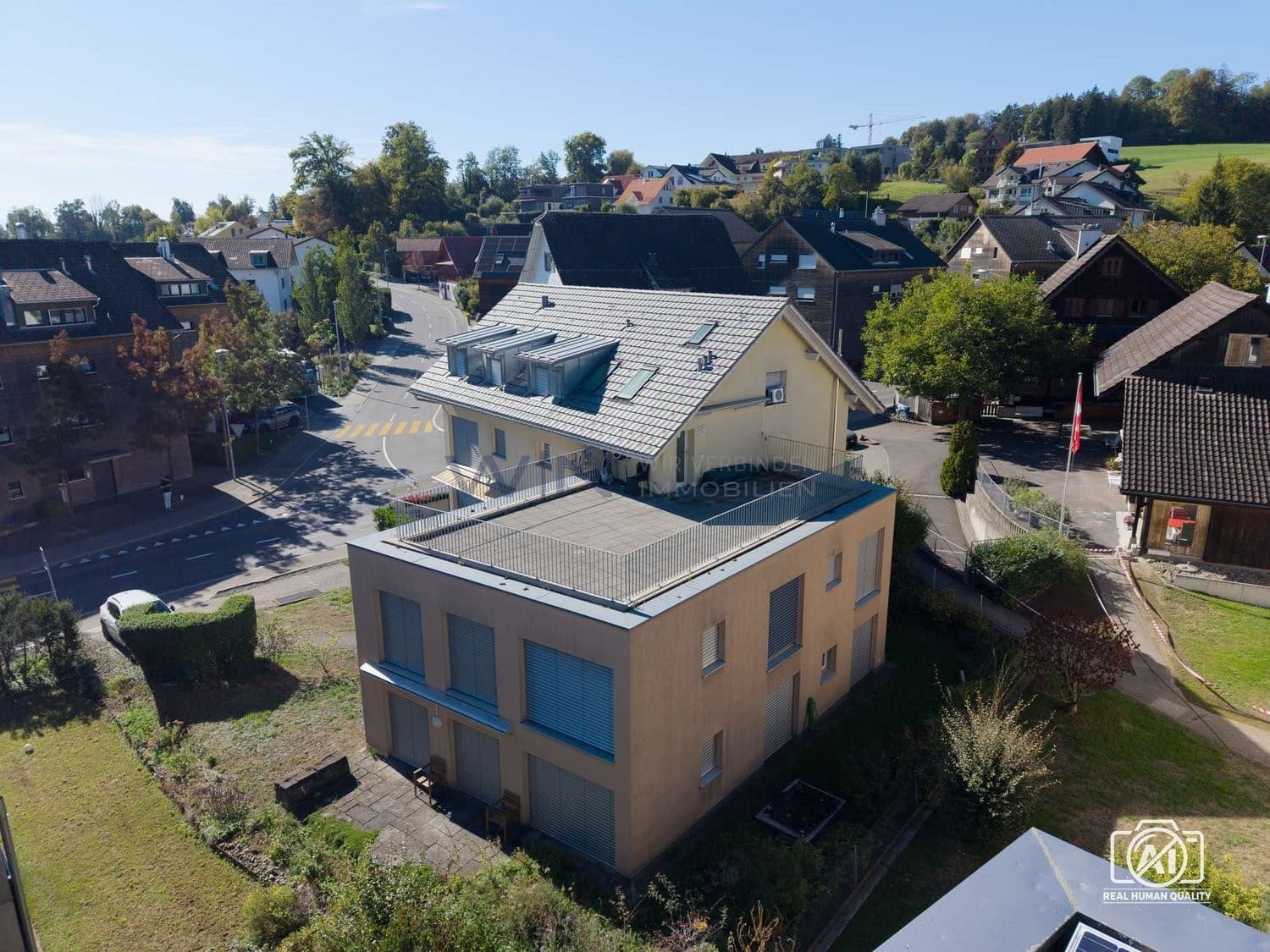 Moderne Perle mit Riesenterrasse und Aussicht