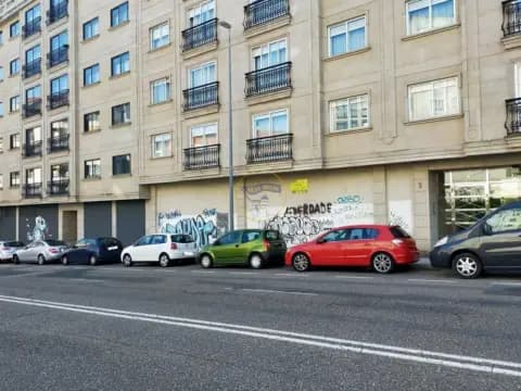 Local comercial en calle Nazario González Moxenas