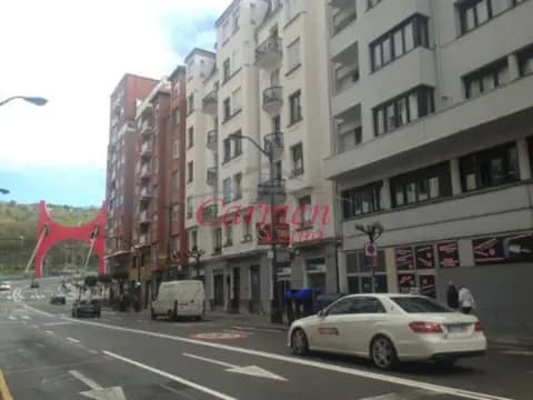 Local comercial en Recalde Zumarkalea, 3