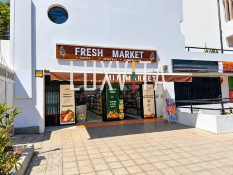 Local comercial en calle del Roque de Jama, 2