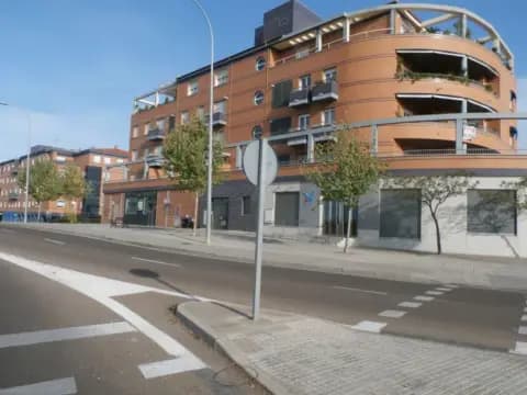 Local comercial en Avenida de la Hispanidad, 5