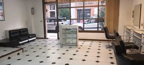 Local comercial en calle Coruña