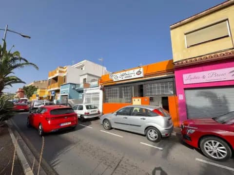 Local comercial en Avenida de las Palmeras
