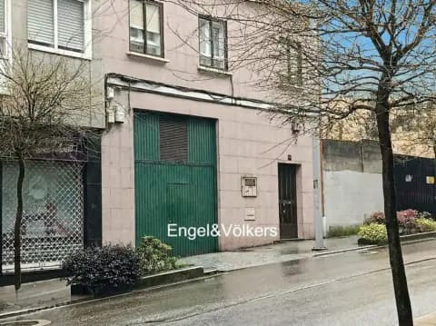 Edificio en calle Emilia Pardo Bazán