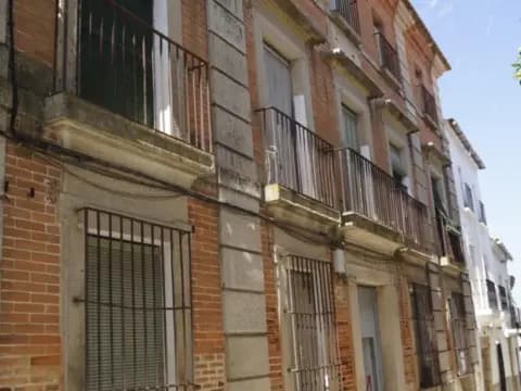Edificio en Otras Poblaciones