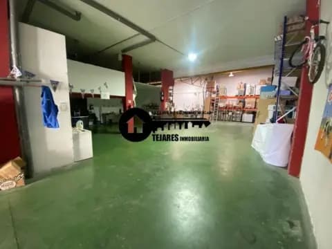 Local comercial en Industria-Bomberos
