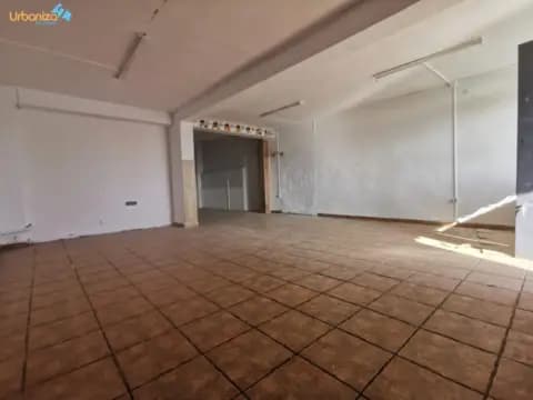 Local comercial en Avenida del Sol